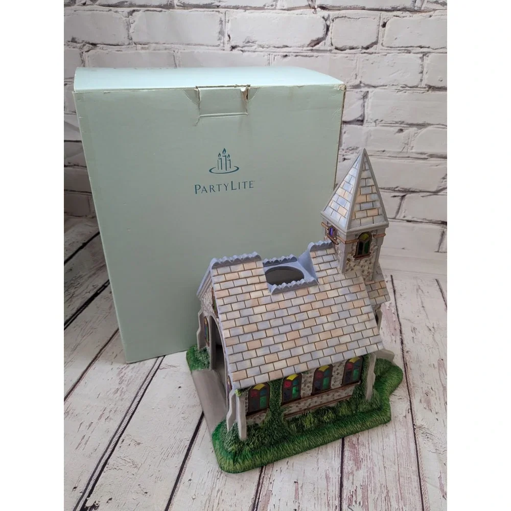 PARTYLITE Olde World Village #2 CHURCH Tealight Candle Holder Christmas Decor‎